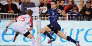 Castres' Geoffrey Palis scores against Biarritz