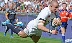 Mike Brown scored twice as England thrashed Italy in Rome on the final day of the Six Nations championship