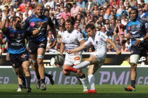 Brice Dulin clears another Montpellier attack during Castres' tense Top 14 semi-final win in Lille