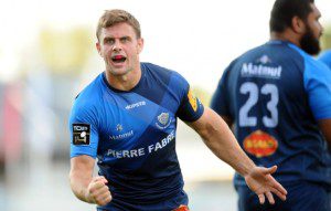 Rory Kockott guided 14-man Castres to a Top 14 victory over fellow strugglers Lyon