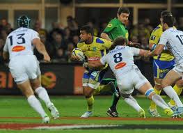 Wesley Fofana scored a second-half try as Clermont came from behind to beat Castres in the Top 14